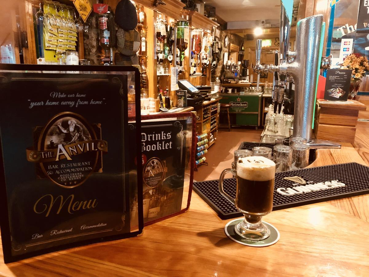 The Anvil Bar B&B คาสเซิลเมน ภายนอก รูปภาพ